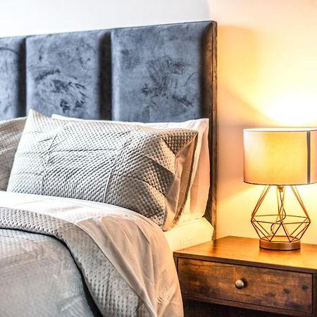 Luxury 2 Bedroom Apartment In Tower Hill Londen Buitenkant foto