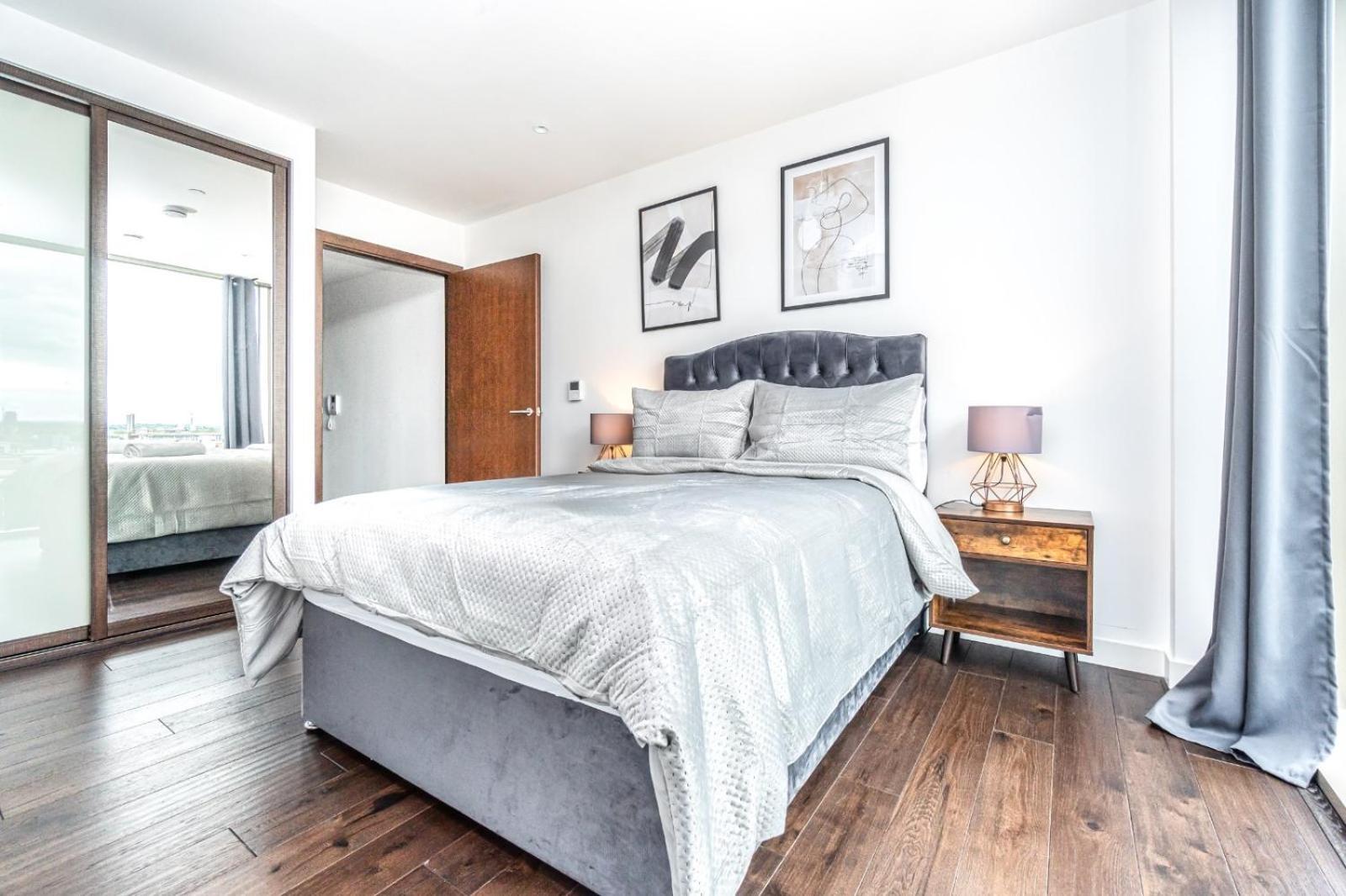 Luxury 2 Bedroom Apartment In Tower Hill Londen Buitenkant foto