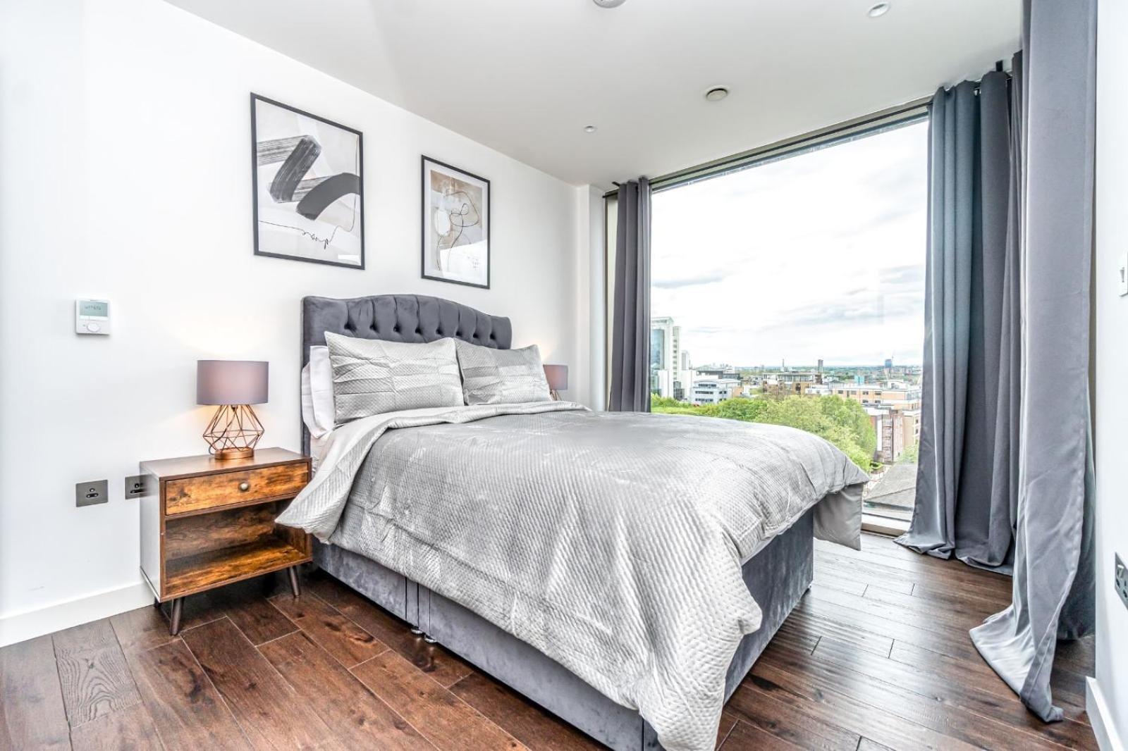 Luxury 2 Bedroom Apartment In Tower Hill Londen Buitenkant foto